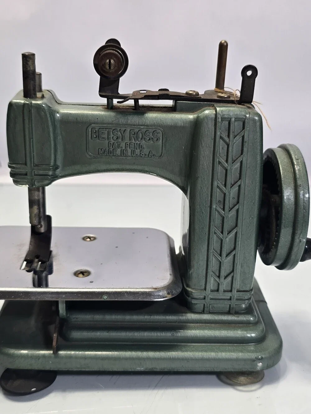 Vintage Betsy Ross Miniature Metal Sewing Machine As Is